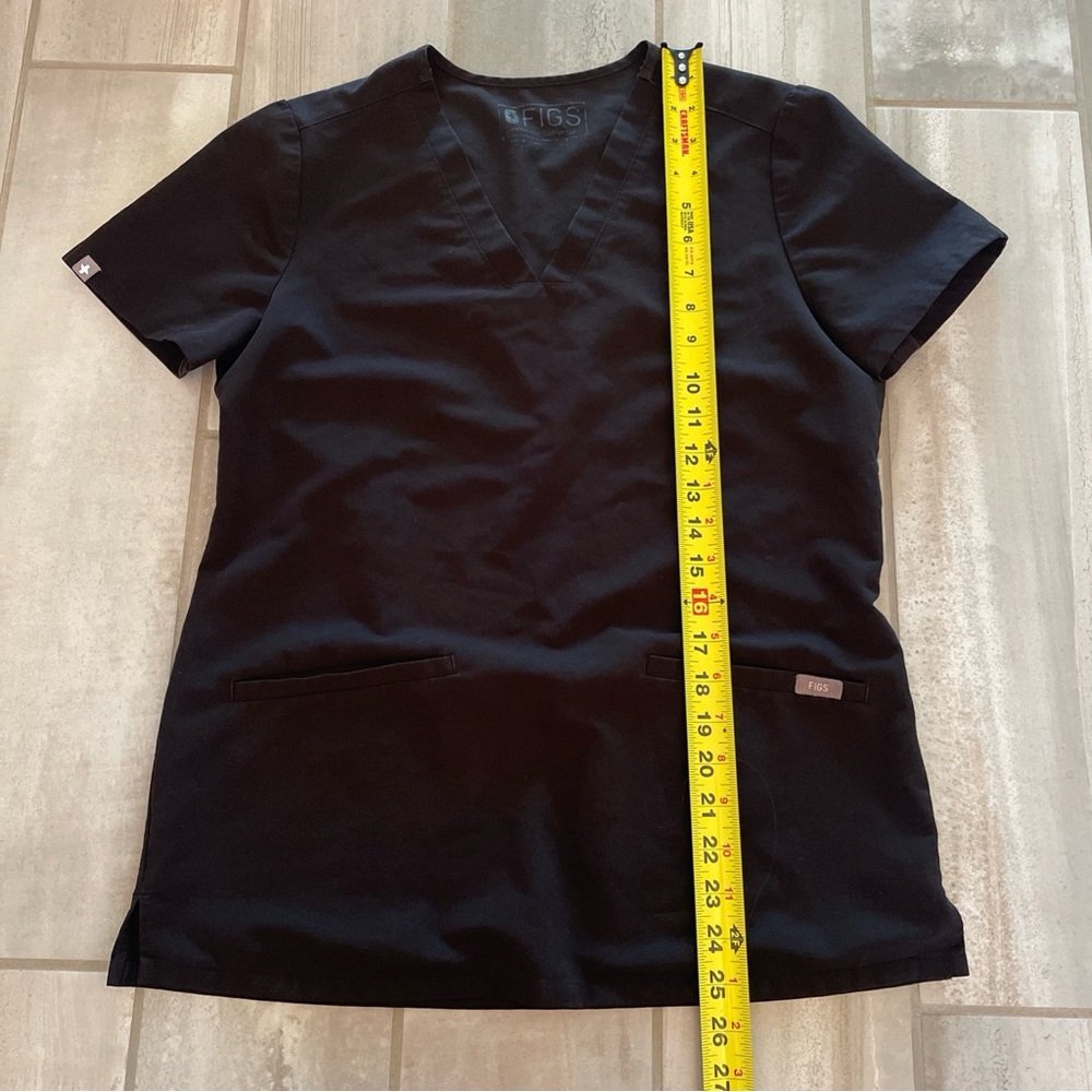 FIGS Black Scrub Set Small Casma Top/Small Kade Cargo Bottoms Pants Women’s - Picture 5 of 16
